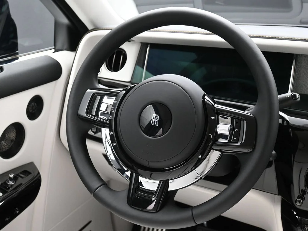 Used 2025 Black Rolls-Royce  image 17