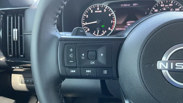 Used 2025 Gray Nissan SV image 11