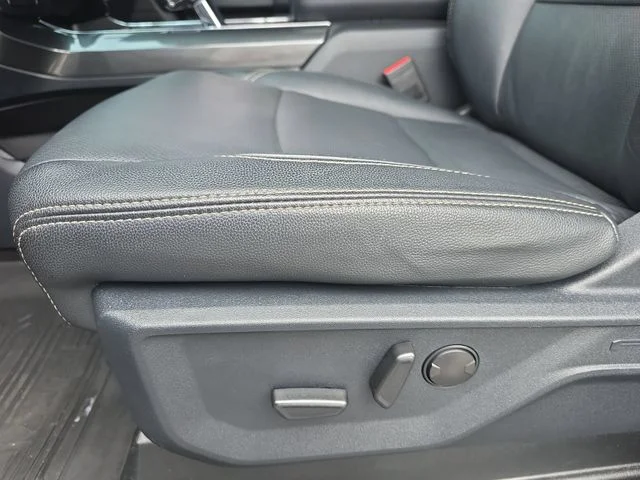 Used 2023 Gray Ford XLT image 30