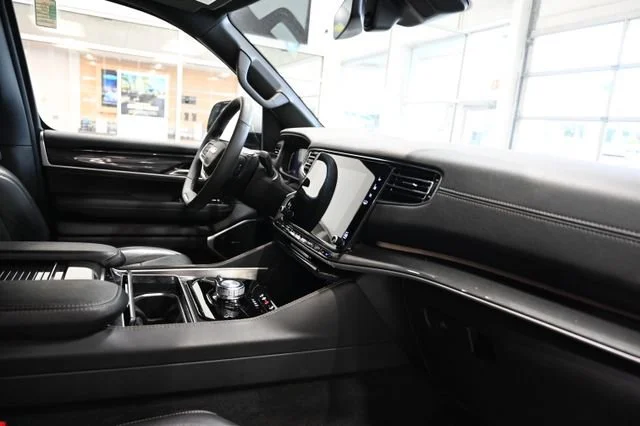 Used 2022  Jeep Series I image 16