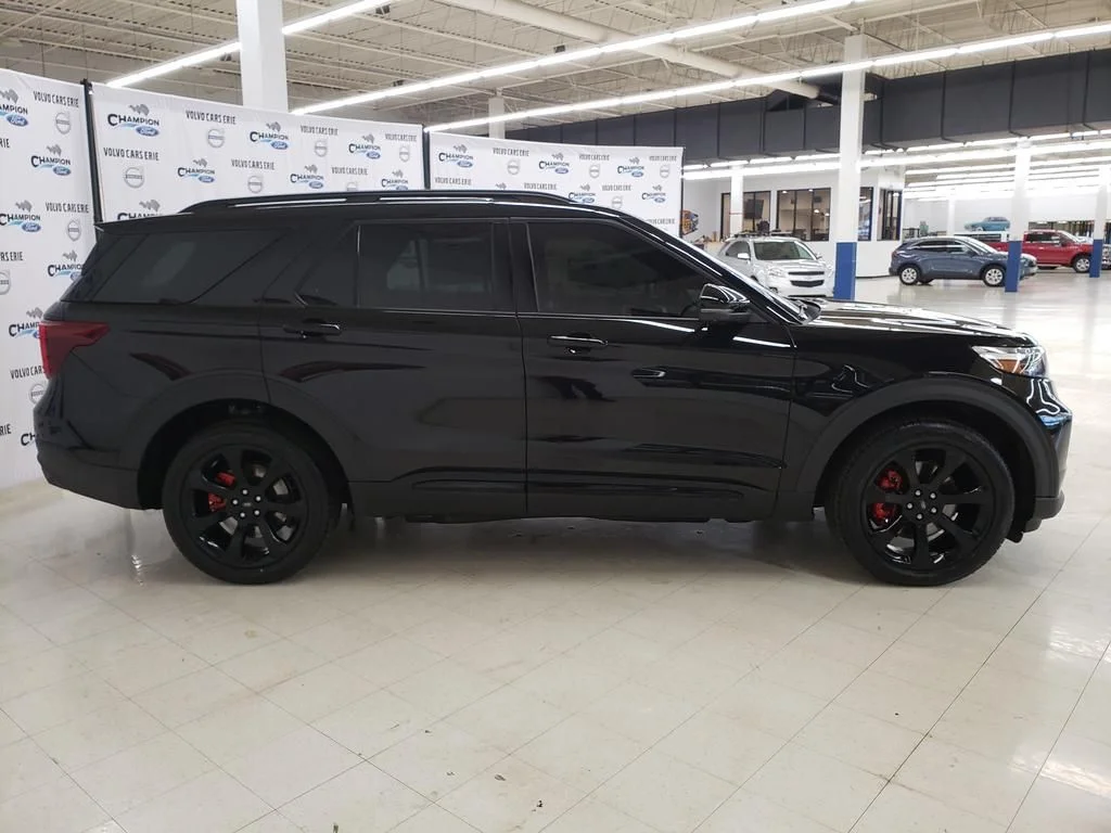 Certified Used 2022 Black Metallic Ford ST image 5