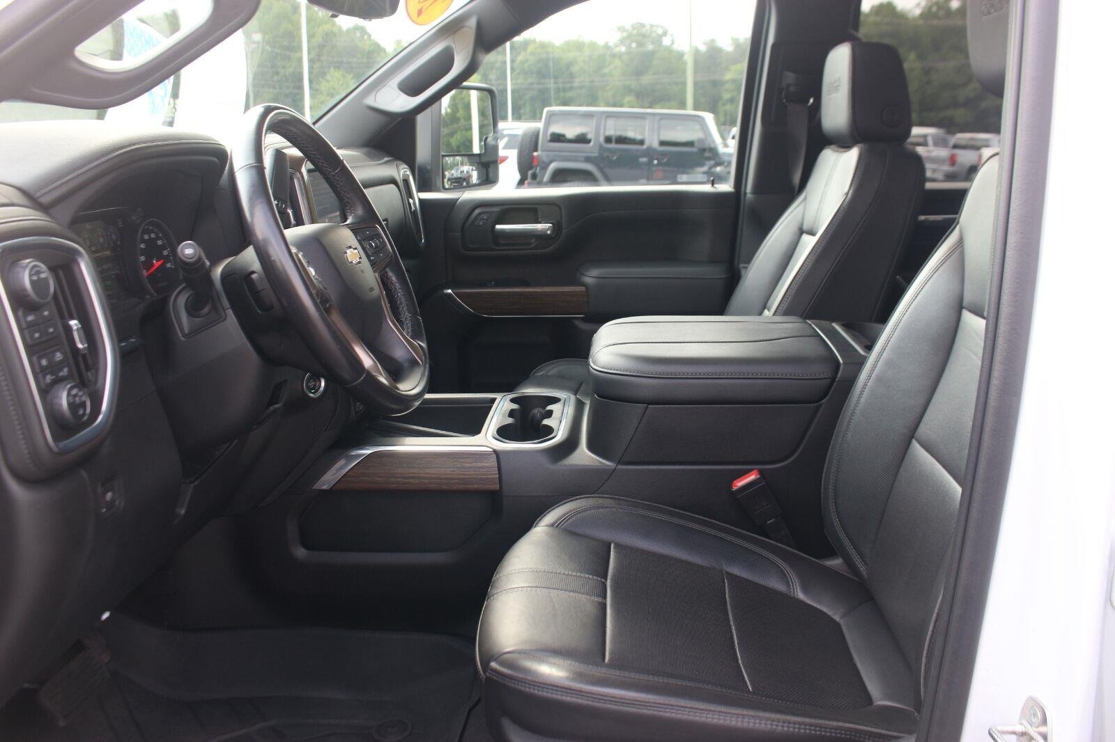 Used 2023 IRIDESCENT PEARL TRICOAT Chevrolet High Country image 17