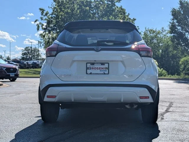 Used 2023 White Nissan SR image 6