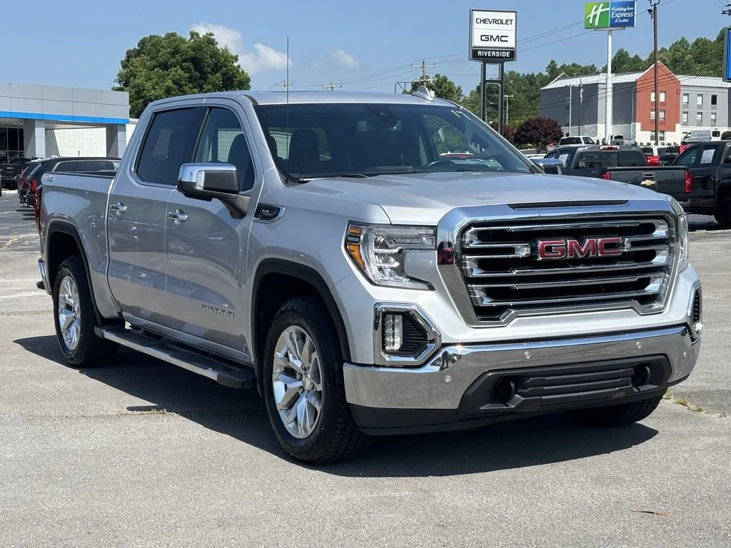 Used 2022 Quicksilver Metallic GMC SLT image 5