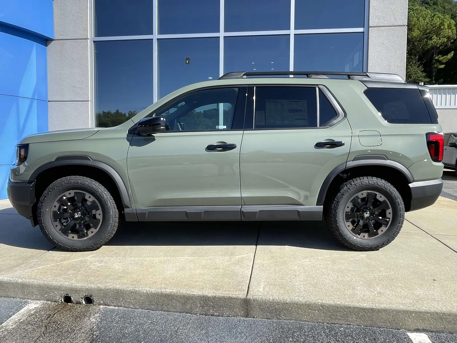New 2026 ASH GREEN METALLIC Honda TRAILSPORT ELITE S image 3