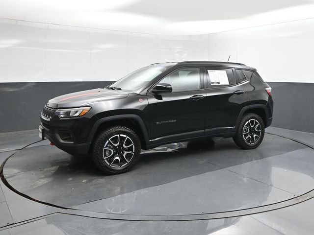 Used 2024 Black Jeep Trailhawk image 30