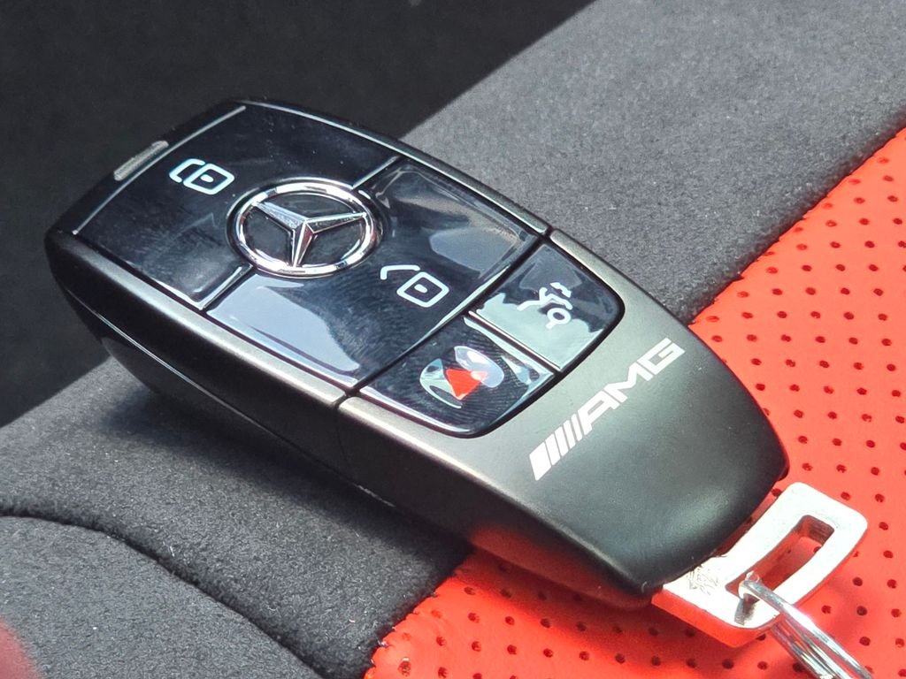 New 2026 MANUFAKTUR Alpine Grey Mercedes-Benz GLE 53 AMG® image 39