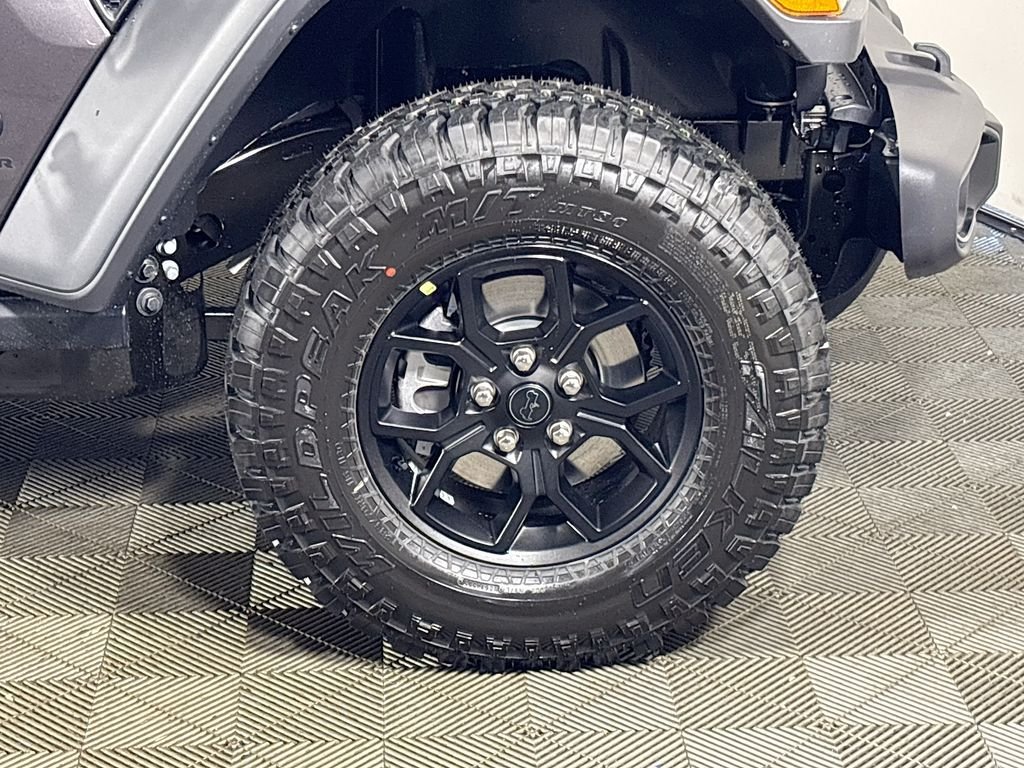New 2026 Granite Crystal Metallic Clear-Coat Exterior Paint Jeep Willys image 22
