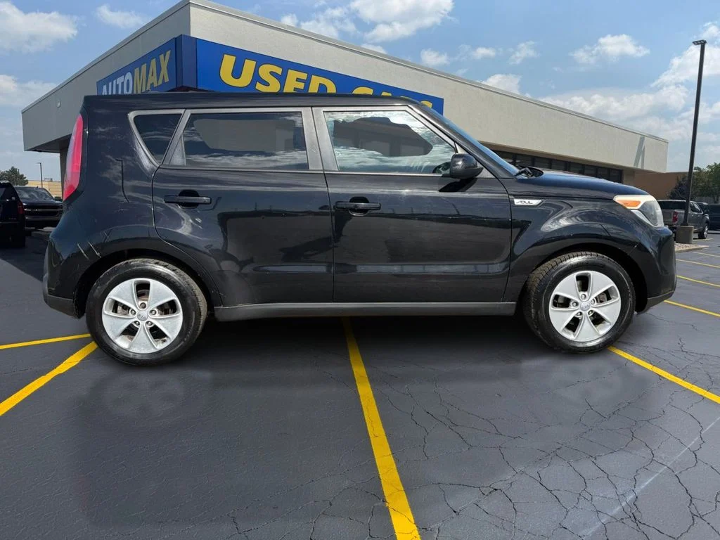 Used 2015 Kia Soul Base with VIN KNDJN2A2XF7120289 for sale in Traverse City, MI