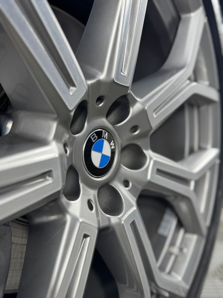 Used 2023 White Metallic BMW xDrive40i image 56
