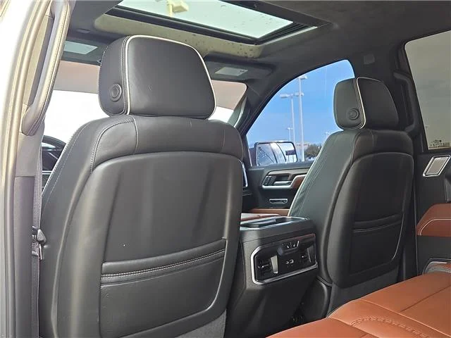 Used 2024 White Frost TRI GMC Denali Ultimate 4x4 Crew Cab 5.75 ft. box 147.4 in image 10