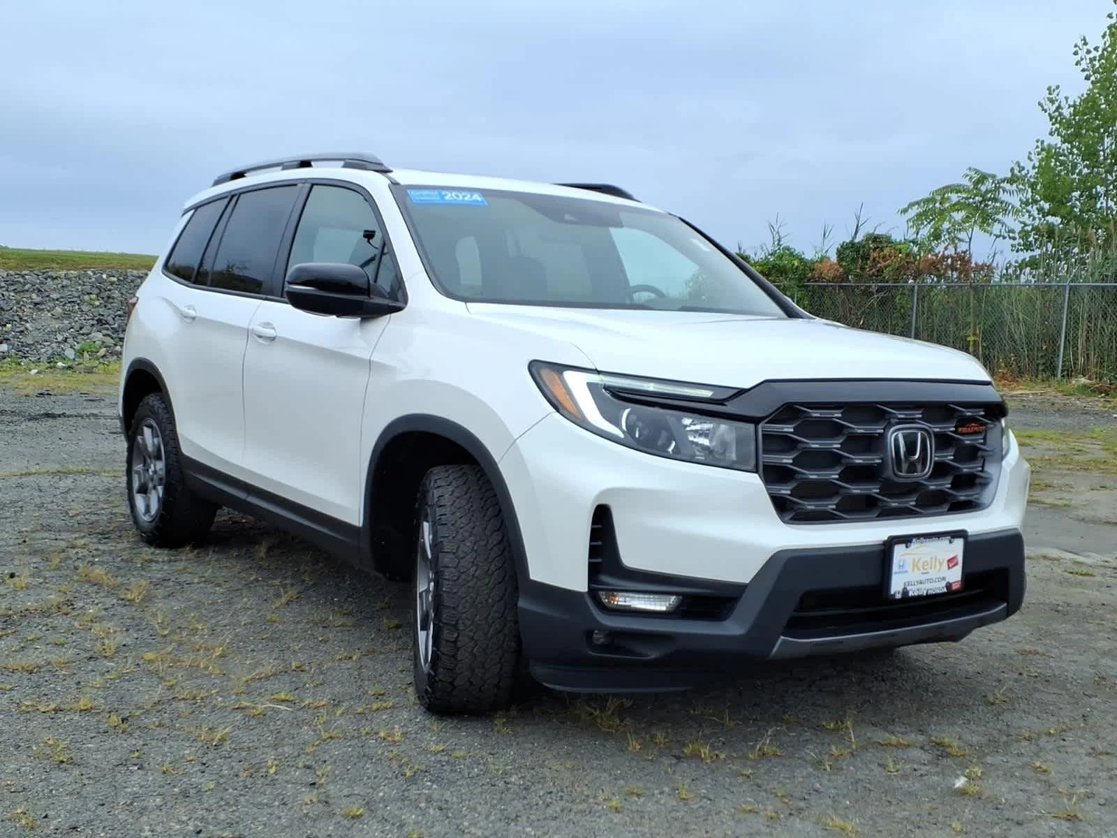 Certified Used 2024 Platinum White Pearl Honda TrailSport image 3