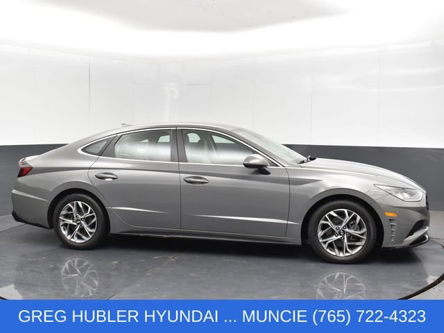 Used 2023 Gray Hyundai SEL image 3