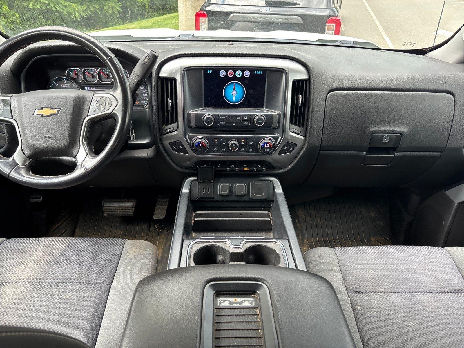 Used 2017 Summit White Chevrolet LT image 31