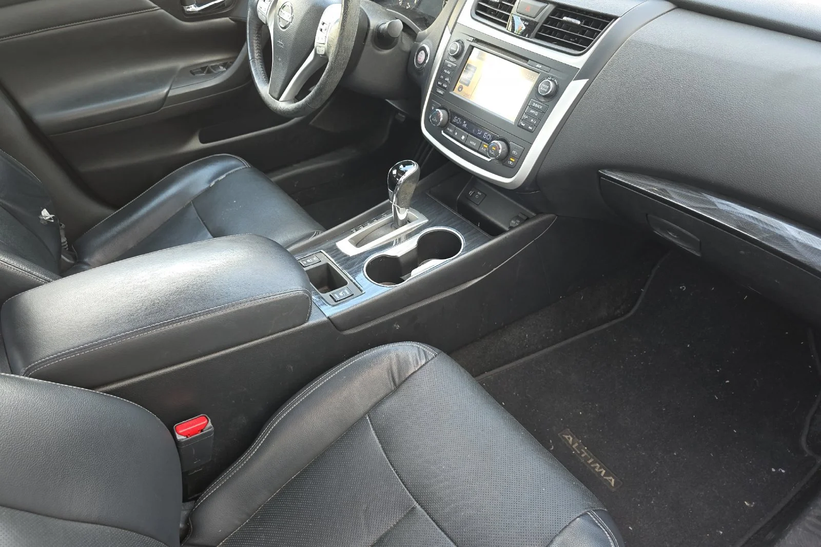 Used 2016 Brilliant Silver Nissan 2.5 SL image 14
