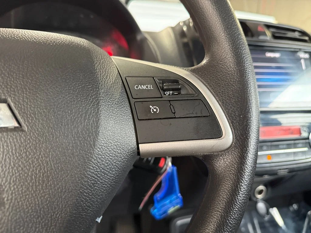Used 2024  Mitsubishi  image 25
