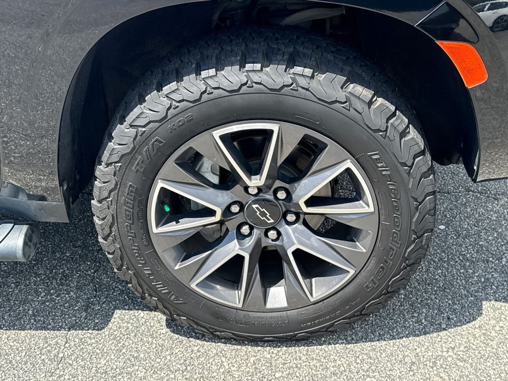Used 2021 Black Chevrolet Z71 image 12