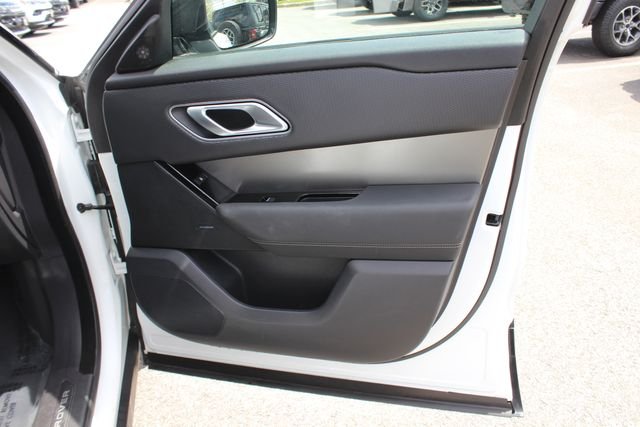 Used 2022 White Land Rover S image 29