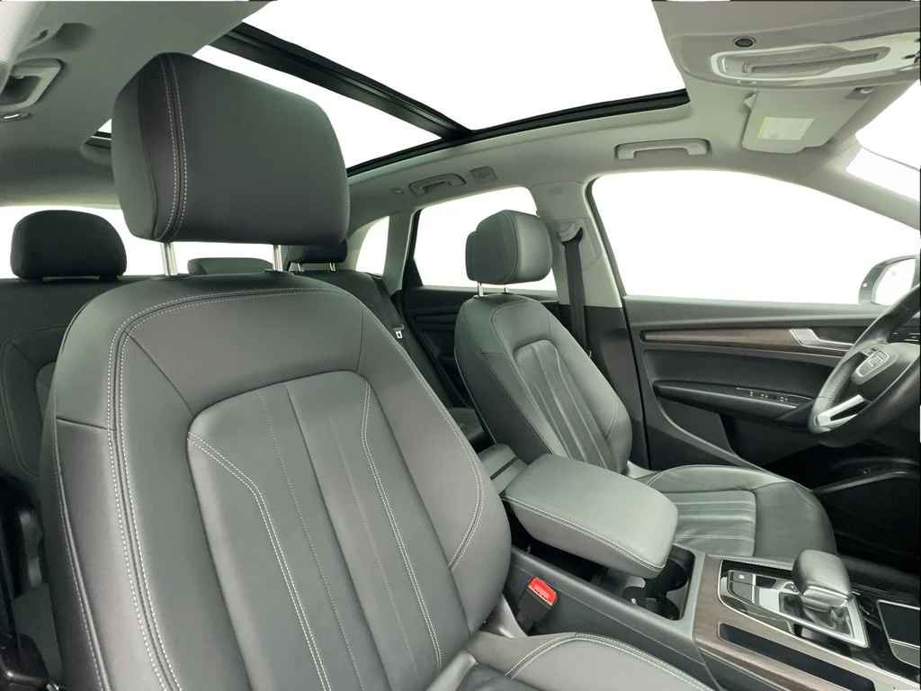 Used 2023 Black Audi 40 Premium image 28