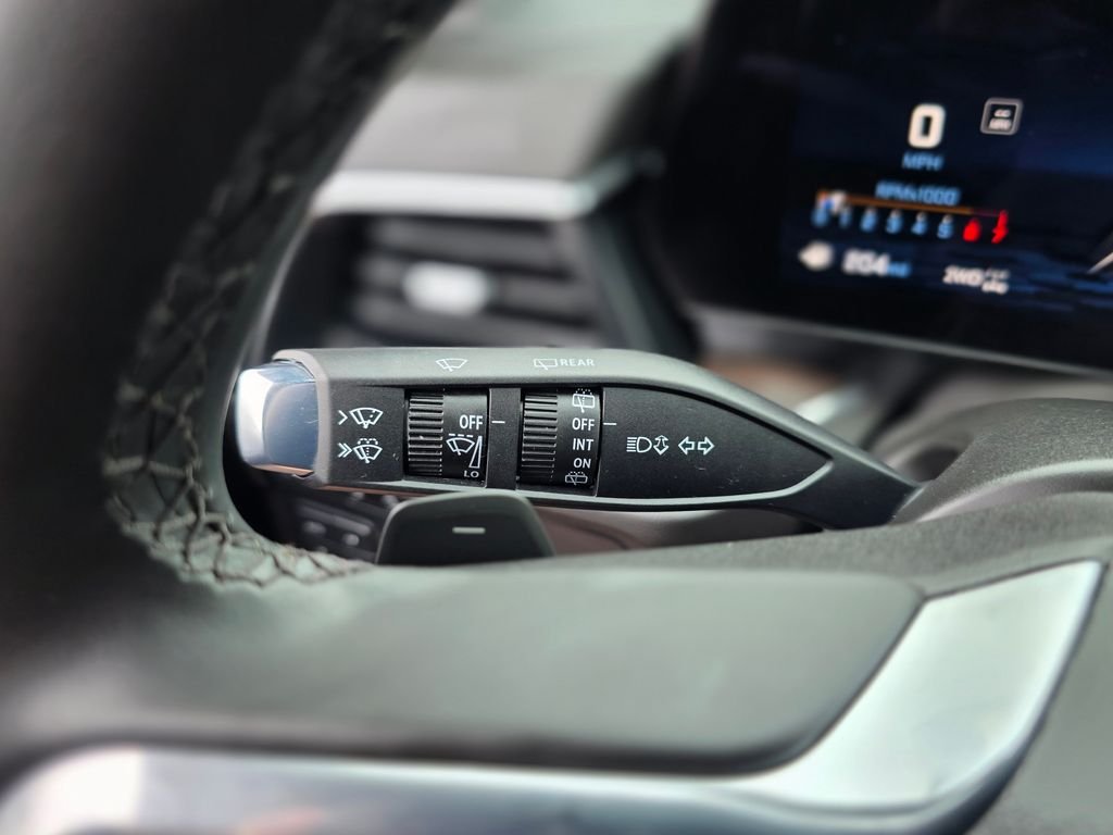 2025 Chevrolet Suburban Z71 - Photo 40