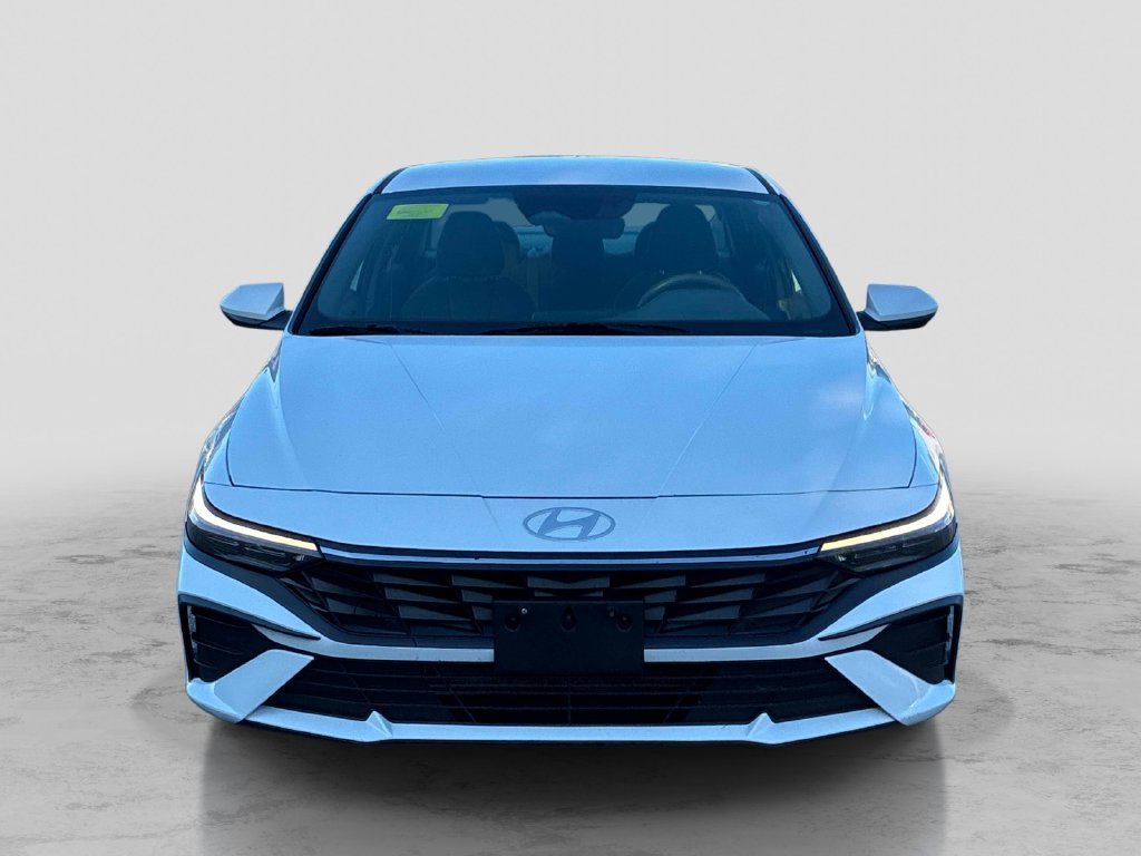 Used 2024 White Hyundai SEL image 2