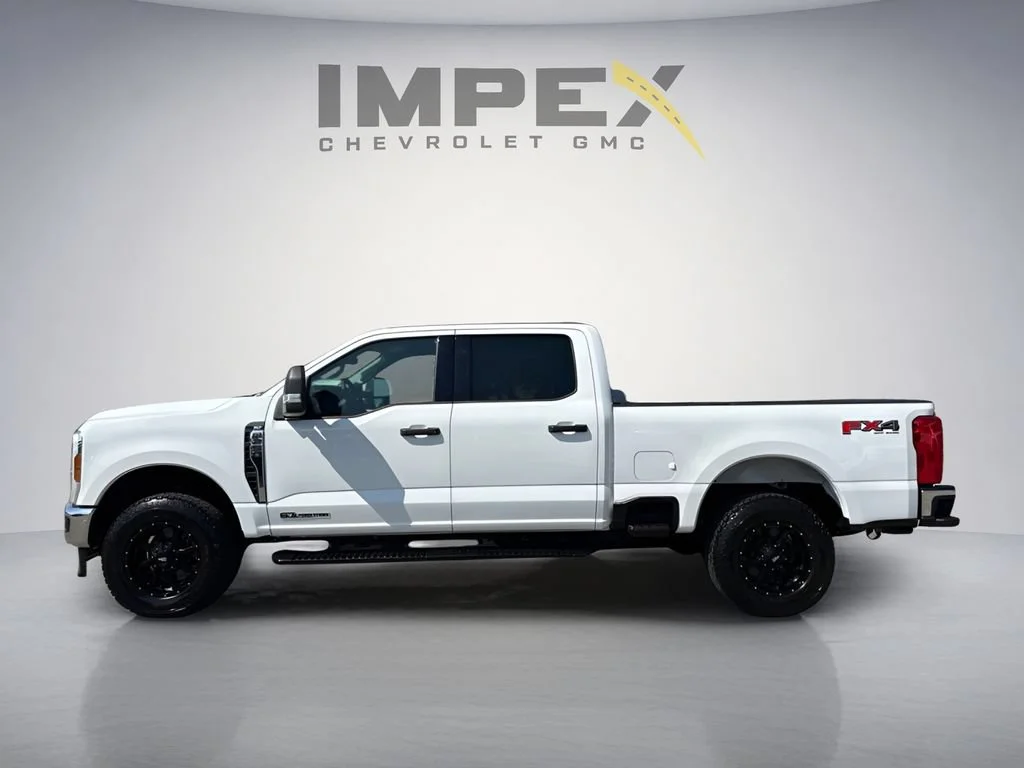Used 2025 White Ford XL image 2