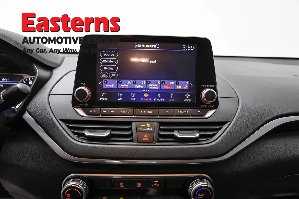 Used 2022 Silver Nissan 2.5 SV image 12