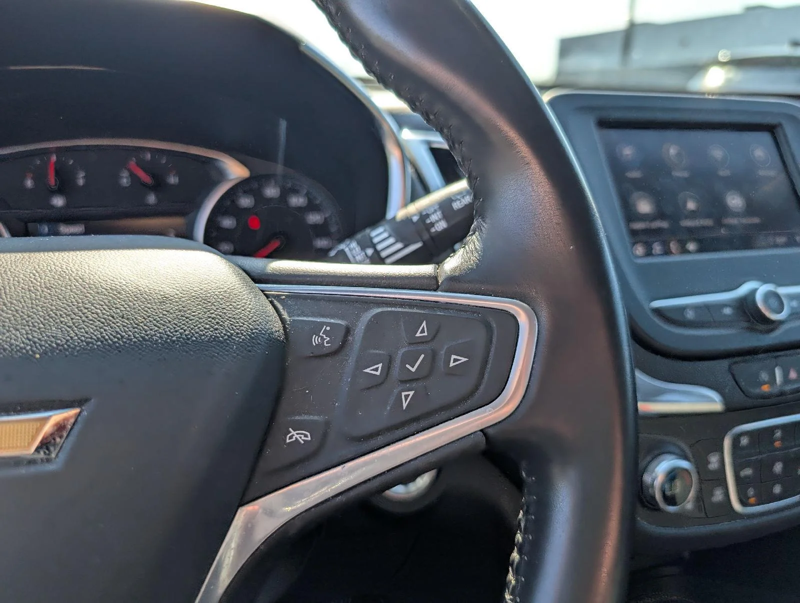 Used 2022 Iron Gray Metallic Chevrolet LT image 19
