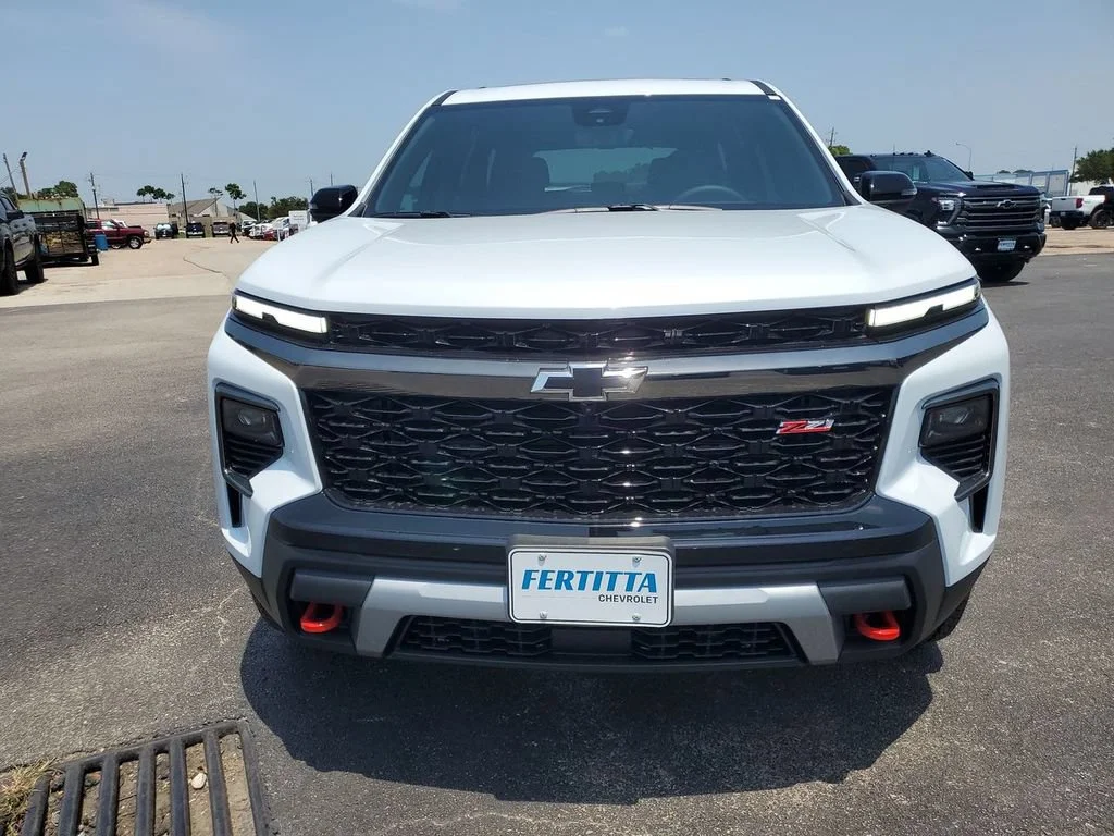 New 2026 Polar White Tricoat Chevrolet Z71 image 37