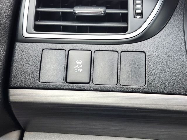 Used 2015 Gray Toyota XLE image 26