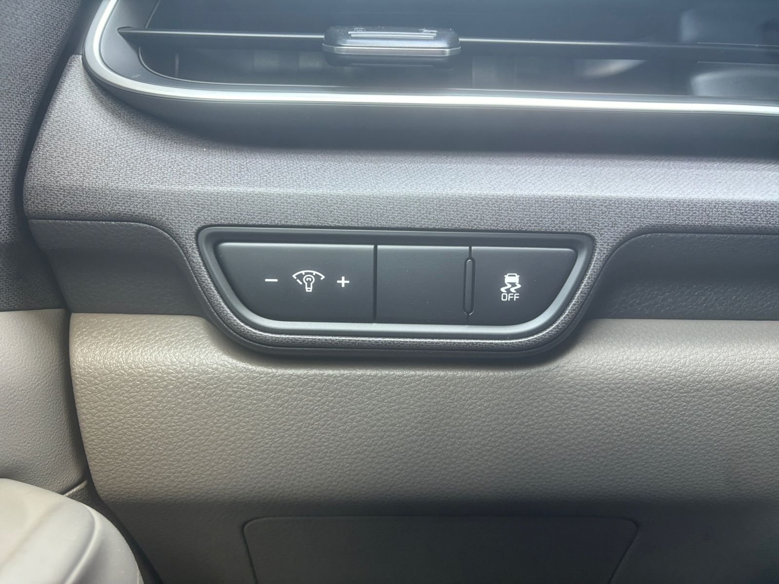 New 2026 Snow White Pearl Kia EX image 21