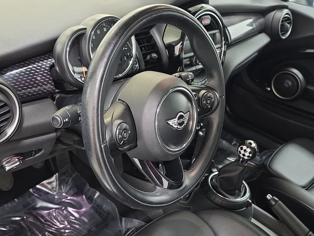 Used 2015 Blue MINI Base image 12
