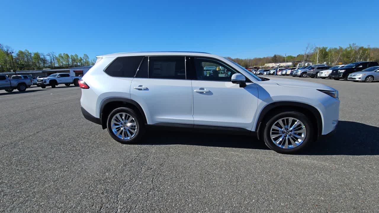 Used 2024 Wind Chill Pearl Toyota Platinum image 3