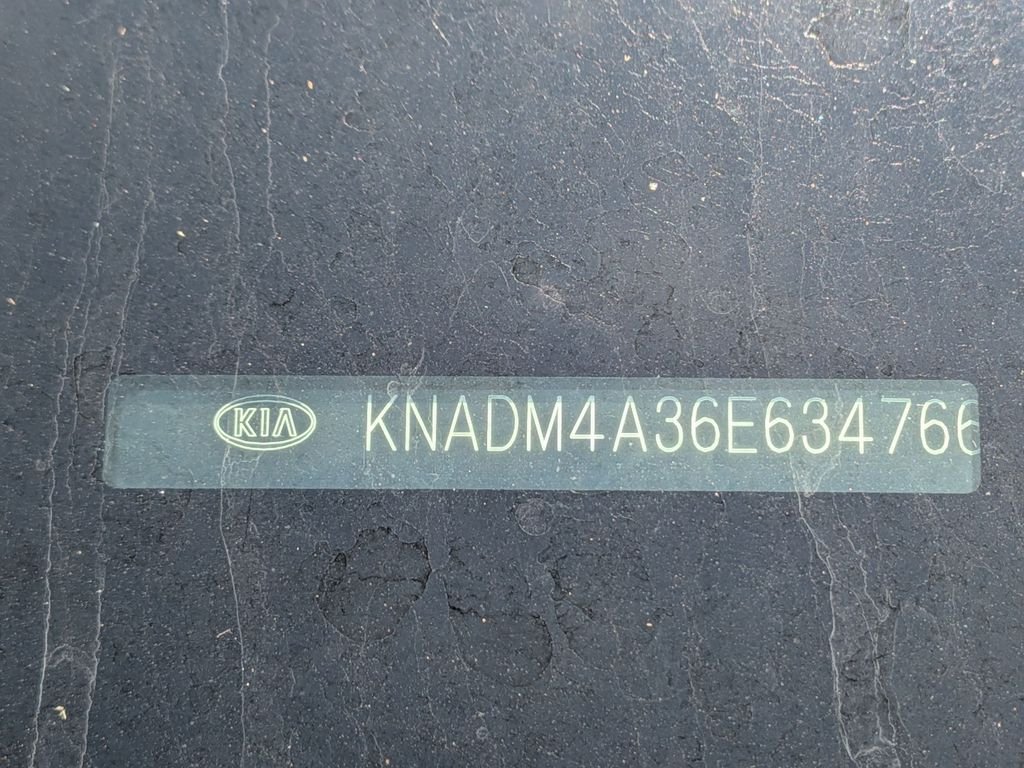 Used 2014 White Kia LX image 7