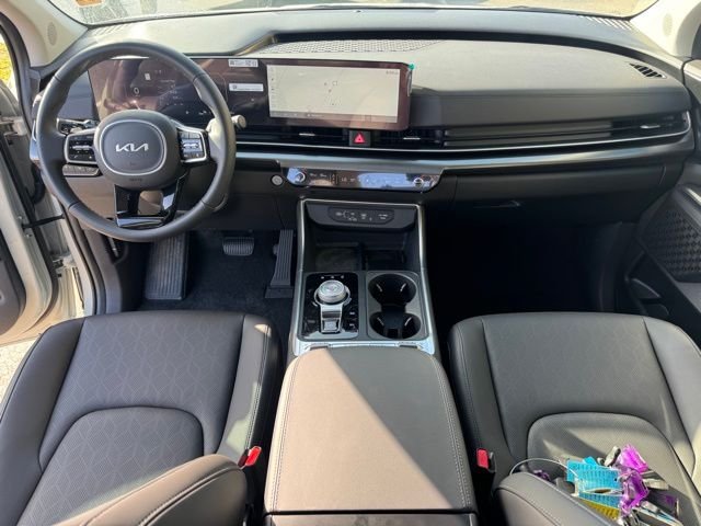 2025 Kia Carnival SX - Photo 14