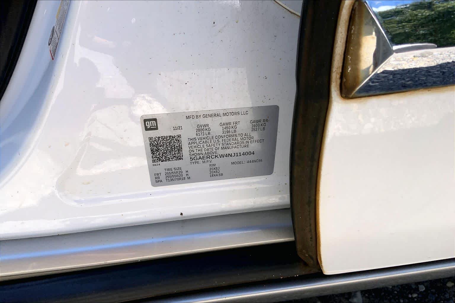 Used 2022 Summit White Buick Premium image 34