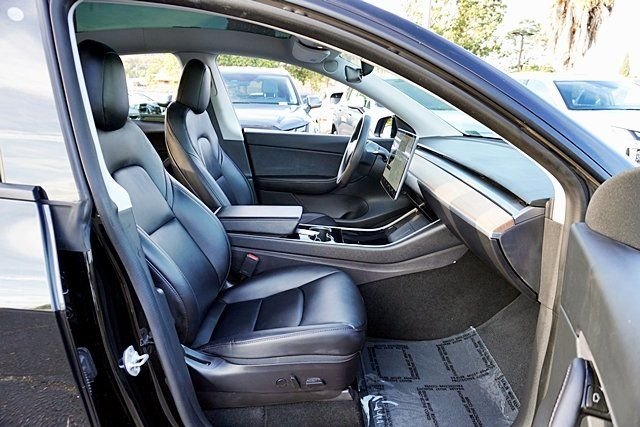 Used 2020  Tesla Long Range image 11