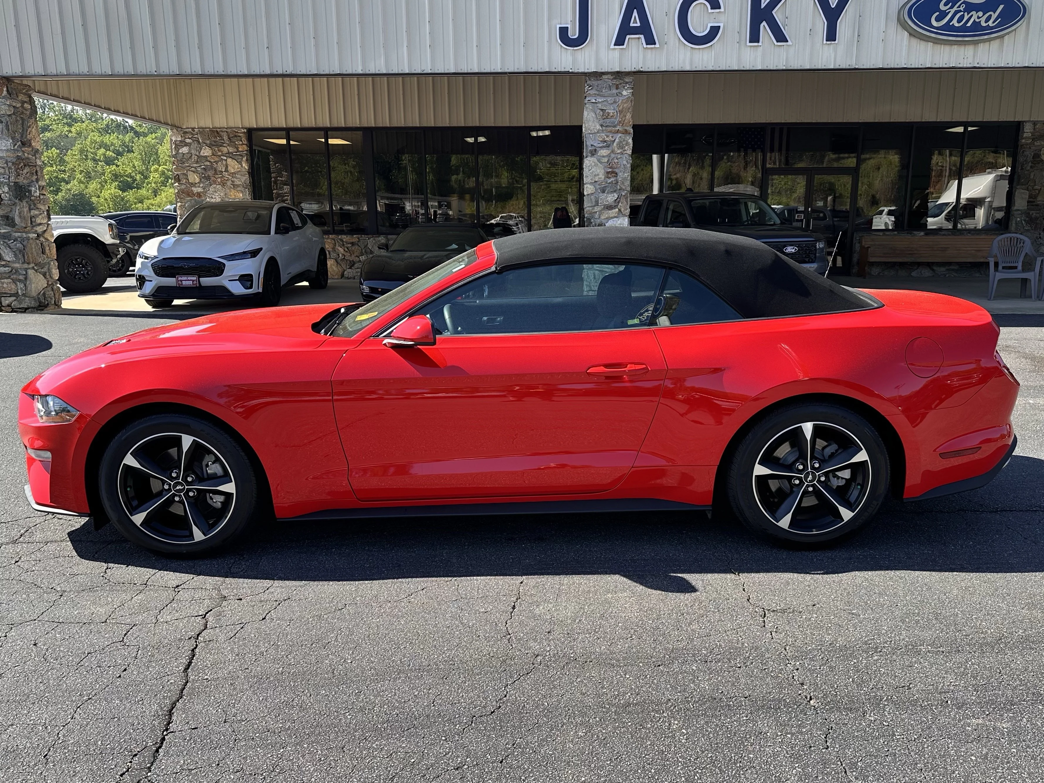 2018 Ford Mustang EcoBoost Convertible's photo