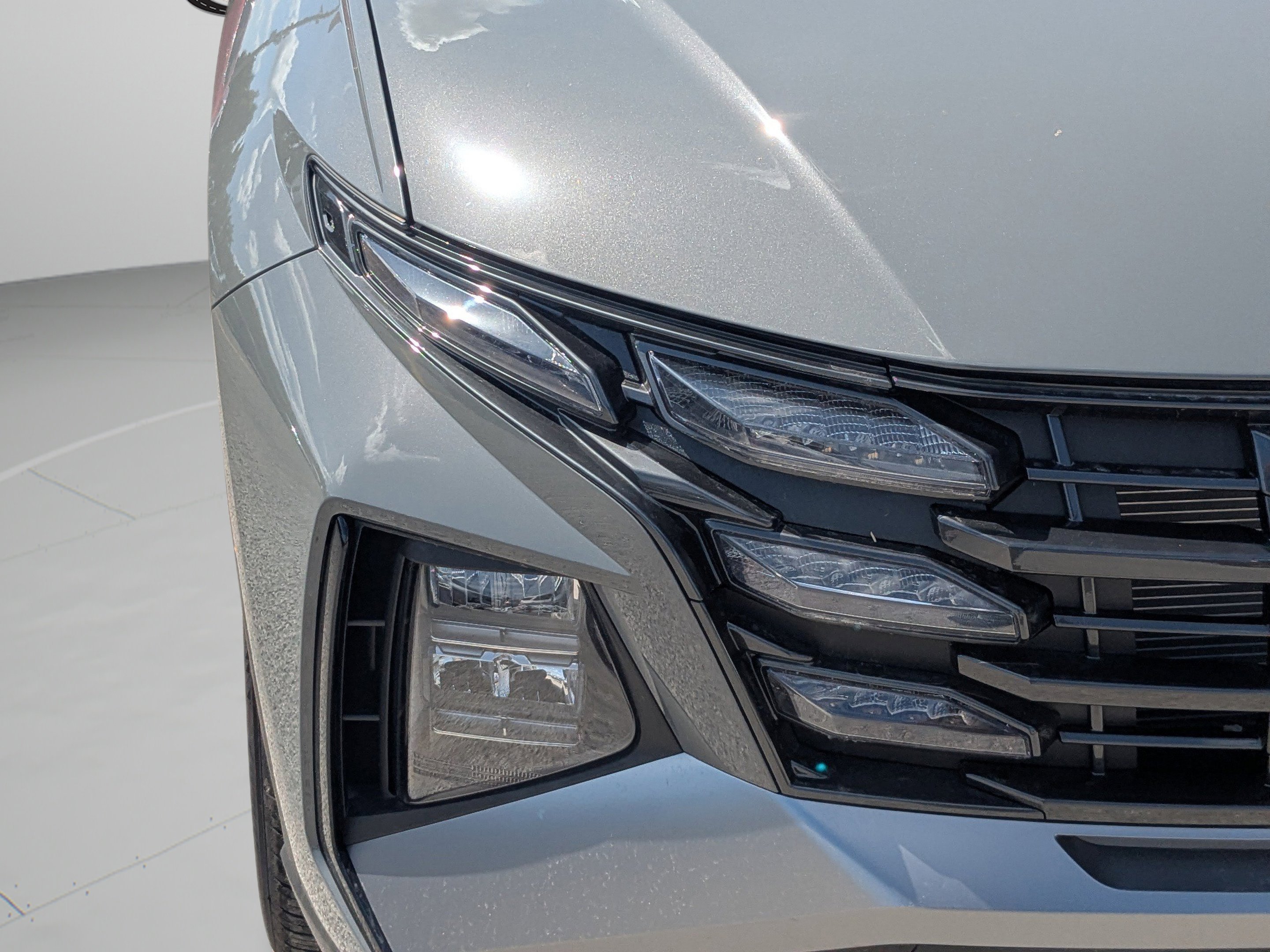 New 2026 Hampton Gray Hyundai SEL FWD image 13