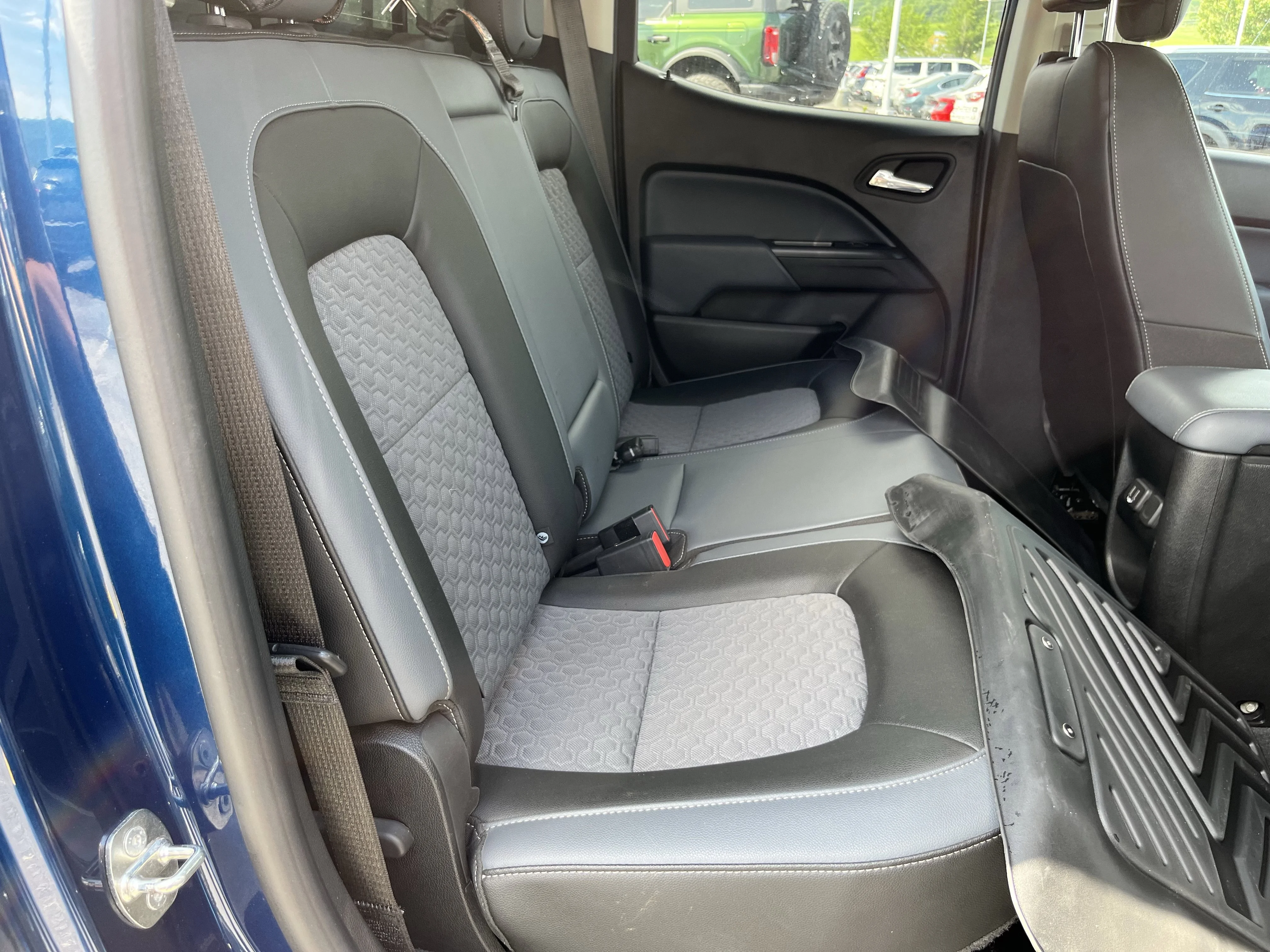 Used 2019 Pacific Blue Metallic Chevrolet Z71 image 4