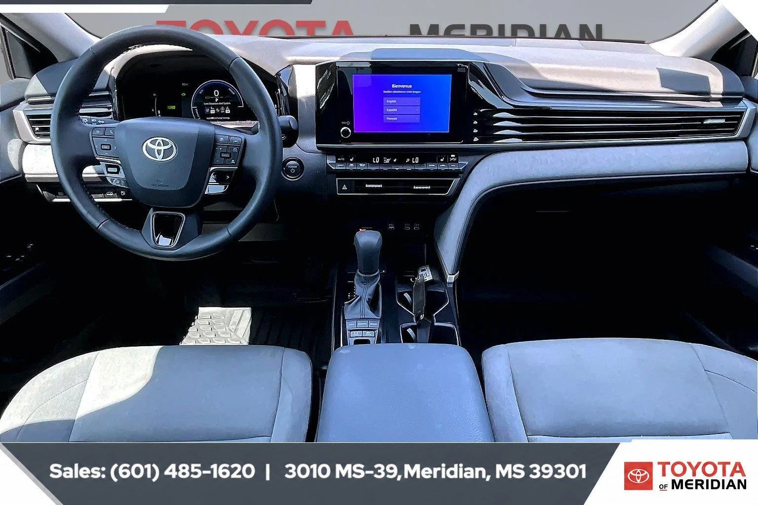 Used 2025 Ice Cap Toyota LE image 13