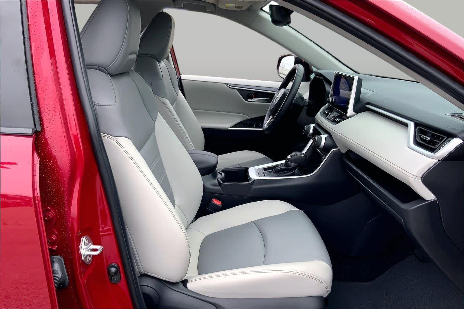 Used 2024 Ruby Flare Pearl Toyota XLE Premium image 9
