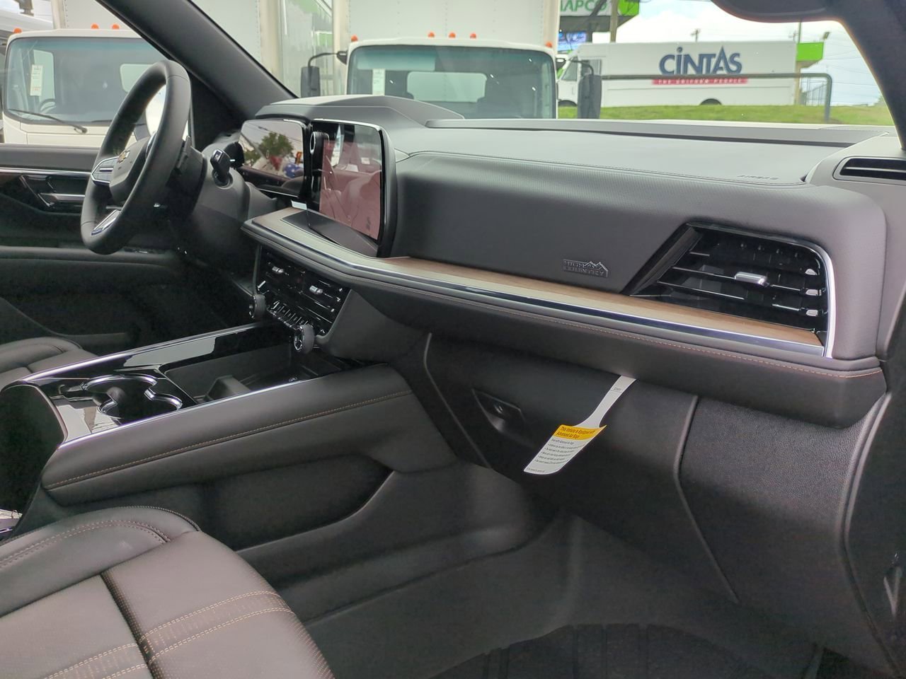 2025 Chevrolet Suburban High Country - Photo 30