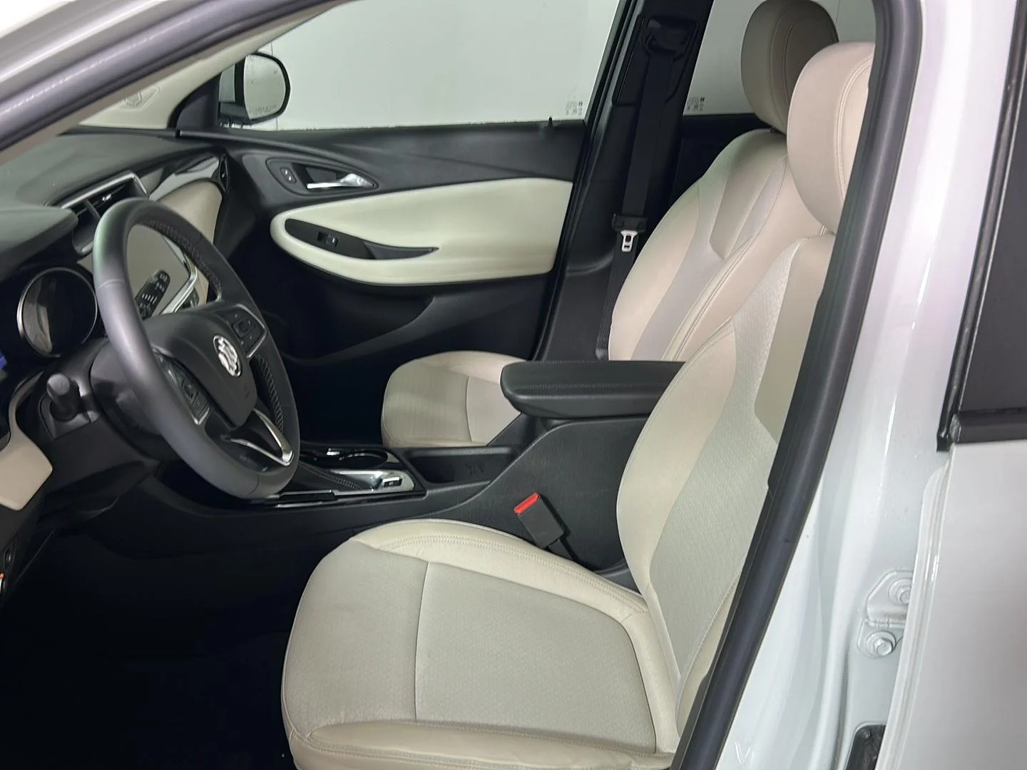 Used 2023 Summit White Buick Select image 16