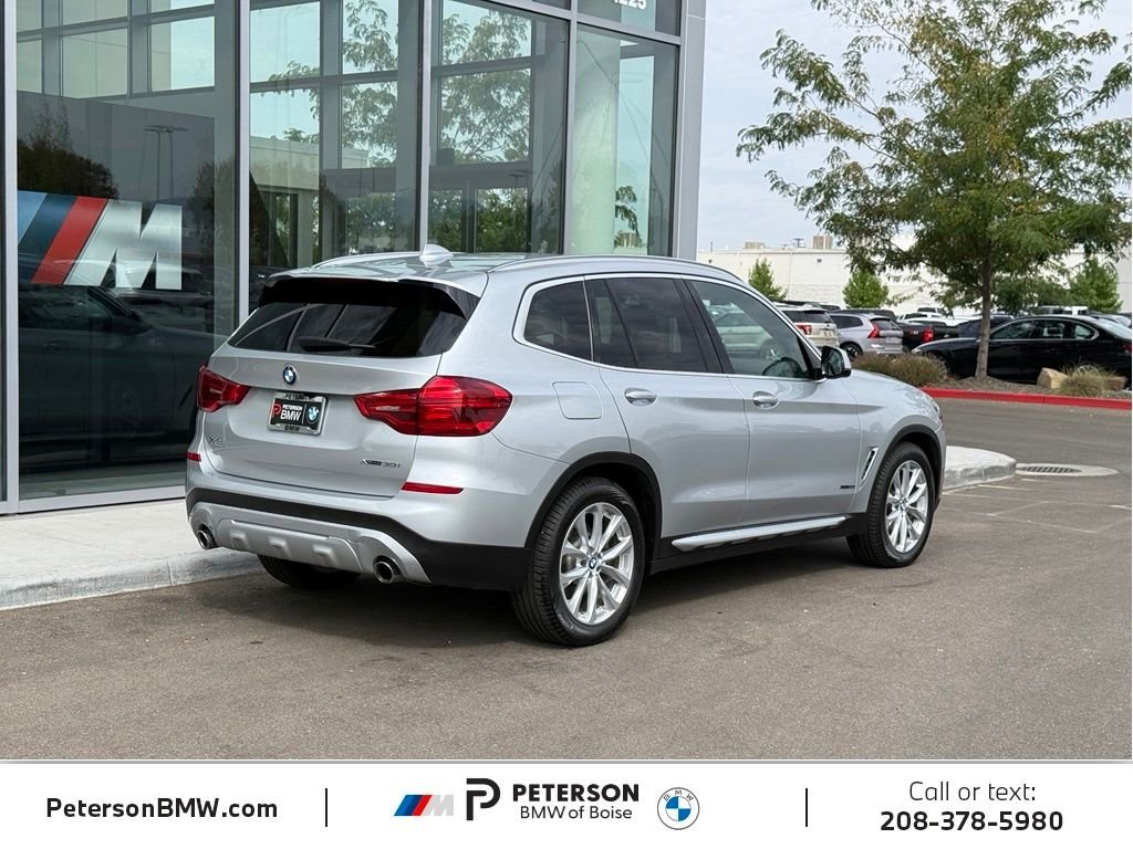 Used 2019 Silver BMW xDrive30i image 5