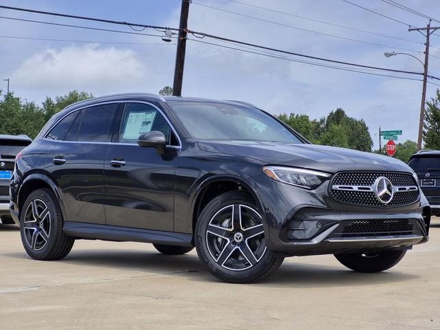 2026 Mercedes-Benz GLC GLC 300's photo