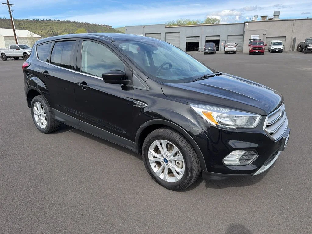 Used 2019 Ford Escape SE with VIN 1FMCU9GDXKUB31491 for sale in The Dalles, OR