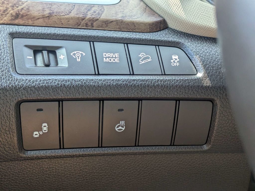 Used 2018 Gray Hyundai 2.4 image 26
