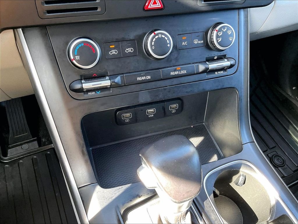 Used 2023 Silver Kia LX Seat Package image 26