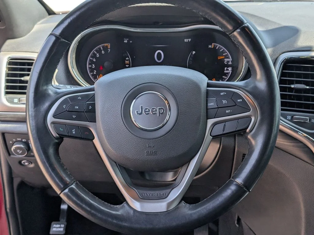 Used 2021 Red Jeep Laredo E image 16
